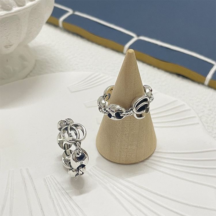 G*u*i rings